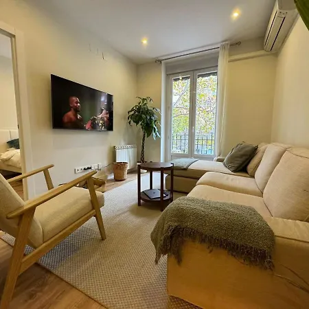 Aura Salamanca 2 Bedroom Flat With Balcony