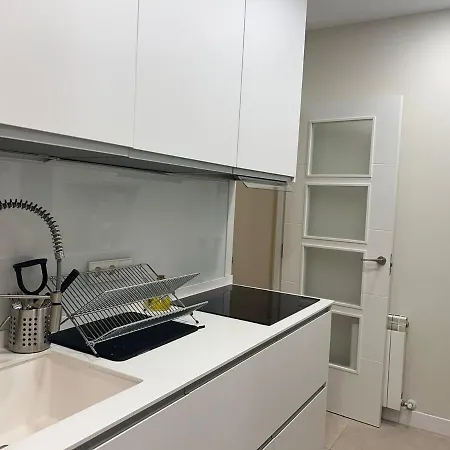 Aura Salamanca 2 Bedroom Flat With Balcony *