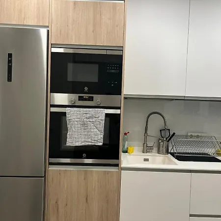Aura Salamanca 2 Bedroom Flat With Balcony *