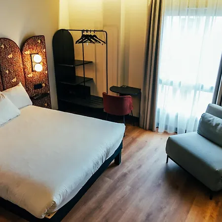 Ibis Styles Centro Maravillas 2*