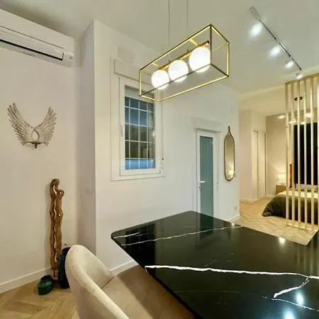 Modern & Bright Studio Apartment *