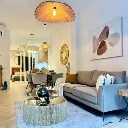 Modern & Bright Studio Apartment Madrid