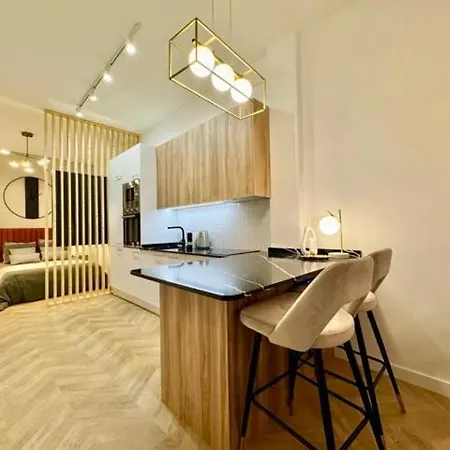 Modern & Bright Studio