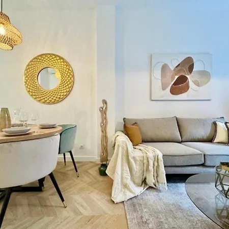 Modern & Bright Studio