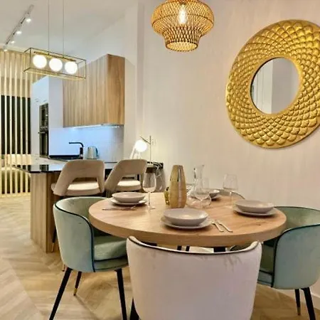 Modern & Bright Studio