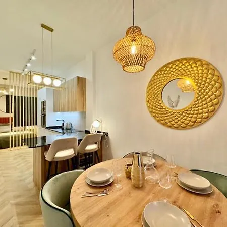 Modern & Bright Studio