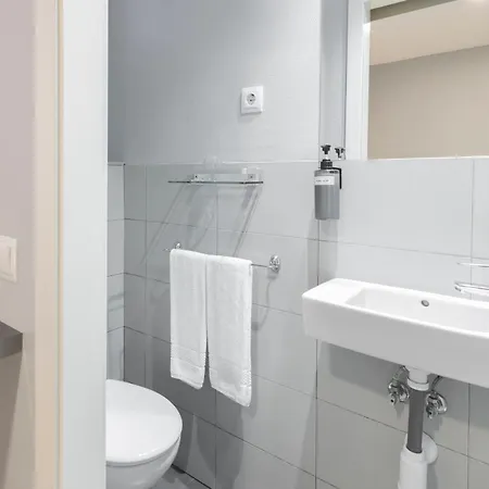 8rooms Гостевой дом 2*