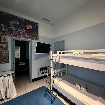 De Dios 17 Boutique مدريد
