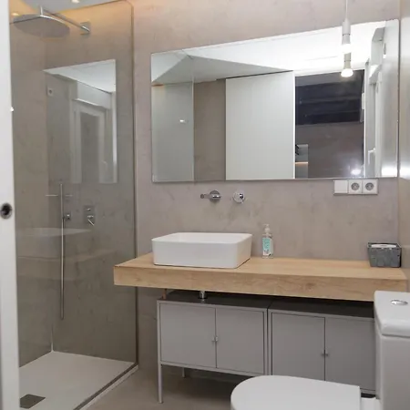 Apartamento Industrial Loft & Private Courtyard Acacias Madrid
