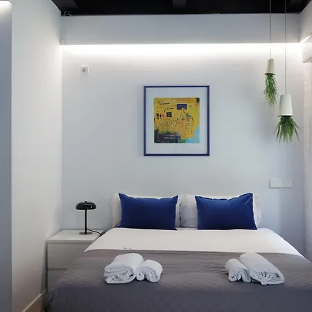 Apartment Industrial Loft & Private Courtyard Acacias Madrid