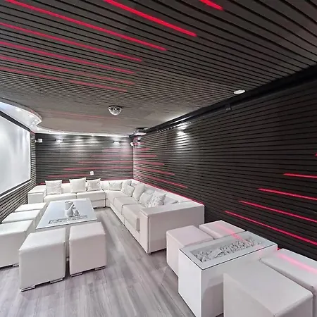 Duplex 8 Personas Con Sauna Jacuzzi Y Cine Apartment *