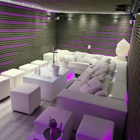 Duplex 8 Personas Con Sauna Jacuzzi Y Cine * Madrid