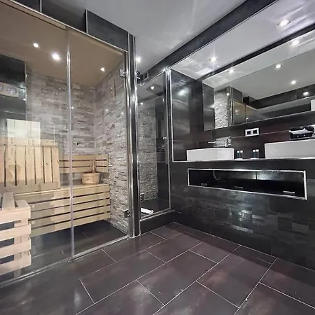 Duplex 8 Personas Con Sauna Jacuzzi Y Cine Apartment