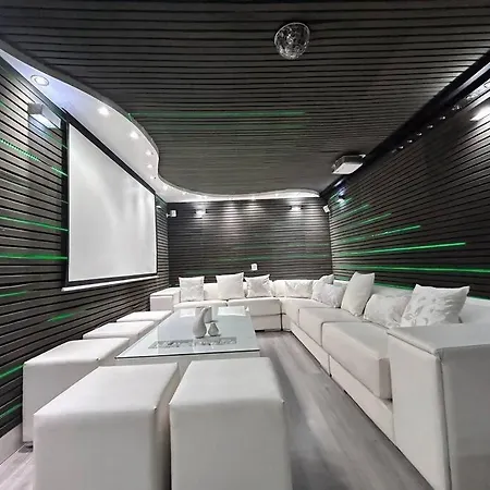 Duplex 8 Personas Con Sauna Jacuzzi Y Cine * Madrid