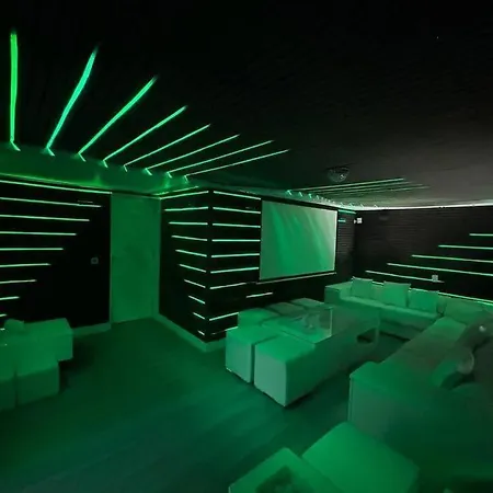 Duplex 8 Personas Con Sauna Jacuzzi Y Cine Madrid