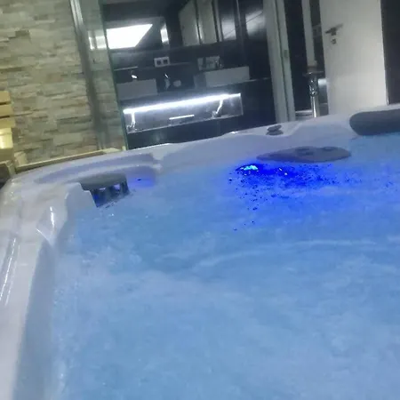Duplex 8 Personas Con Sauna Jacuzzi Y Cine *