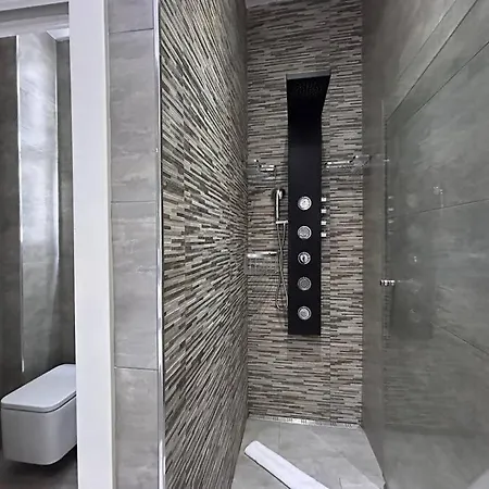 Duplex 8 Personas Con Sauna Jacuzzi Y Cine * Madrid
