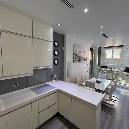 Apartment Duplex 8 Personas Con Sauna Jacuzzi Y Cine Madrid