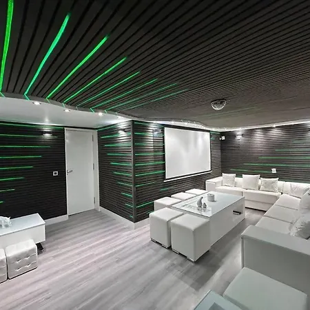 Duplex 8 Personas Con Sauna Jacuzzi Y Cine * Madrid