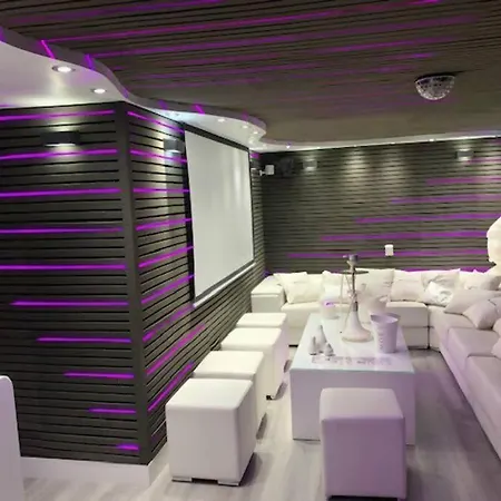 Duplex 8 Personas Con Sauna Jacuzzi Y Cine *