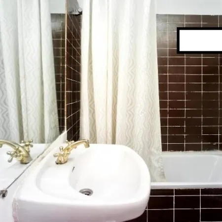 Con Vistas A La Ciudad Bed & Breakfast Madrid