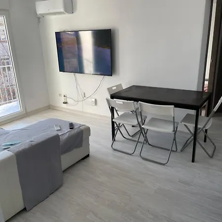 Luminoso En Rocafort Apartment Madrid