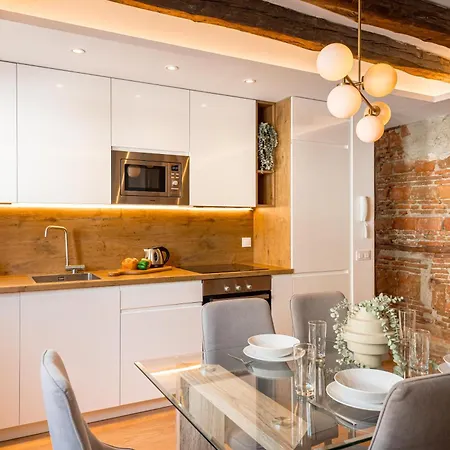 Chueca Ii Calle Barco 2br 2bh Madrid