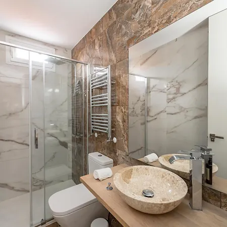 Chueca Ii Calle Barco 2br 2bh Apartment Madrid