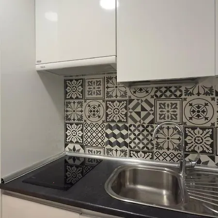 Apartment Centrally Located In 3i *
