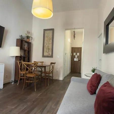 Apartment Centrally Located In 1d