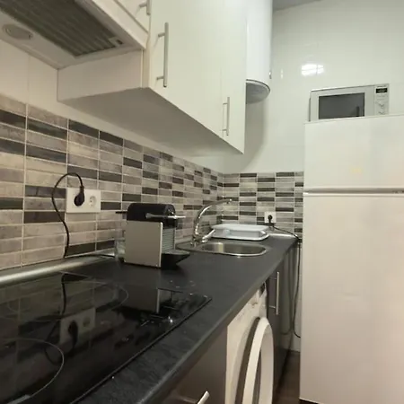 Centrally Located In 1d Apartment