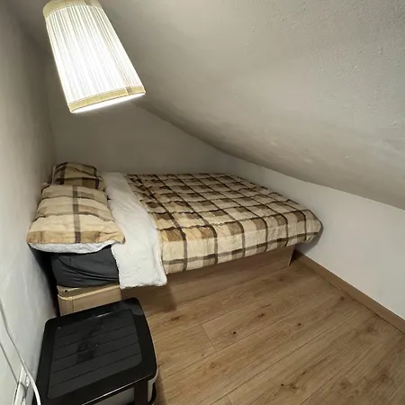 Apartment Buhardilla En Lavapies Cerca De Atocha Madrid