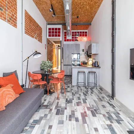 Location, Style & Comfort *