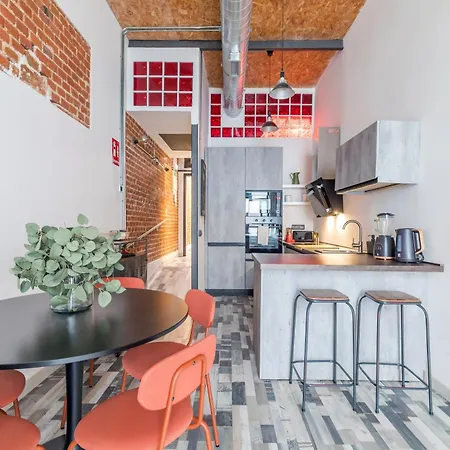 Apartment Location, Style & Comfort *