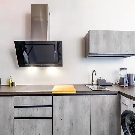 Apartment Location, Style & Comfort *
