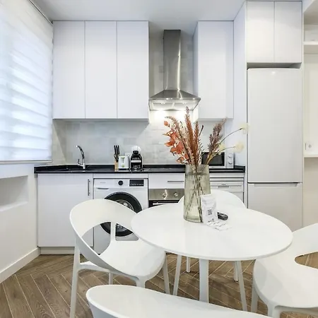 Urban Tranquility In With Modern Comforts *