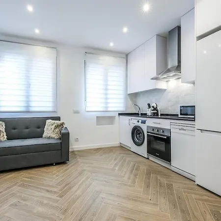 Apartment Urban Tranquility In With Modern Comforts *