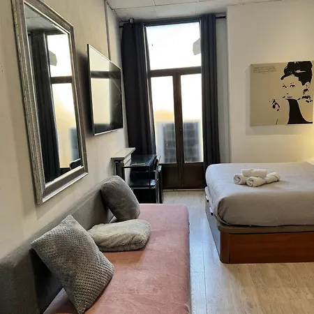 Opera Lux Guest house