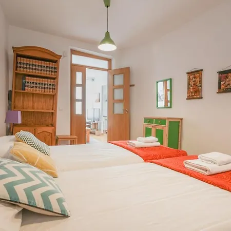 Bright & Cozy 2bd - Opera Area