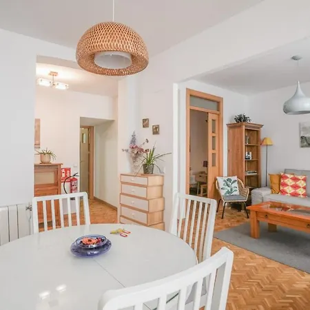 Bright & Cozy 2bd - Opera Area *
