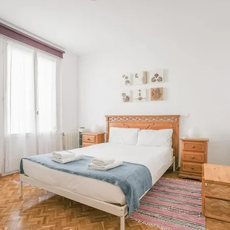 Bright & Cozy 2bd - Opera Area