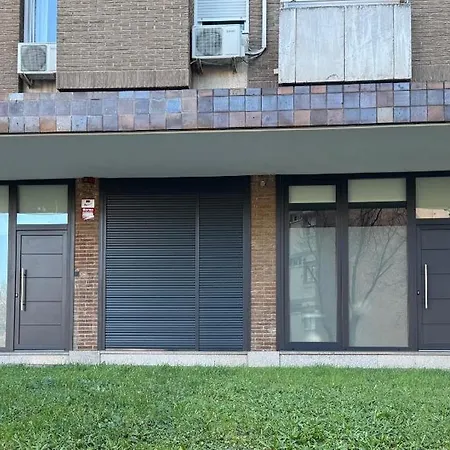 Gold Aparment Wifi Ac Services E1 Apartment