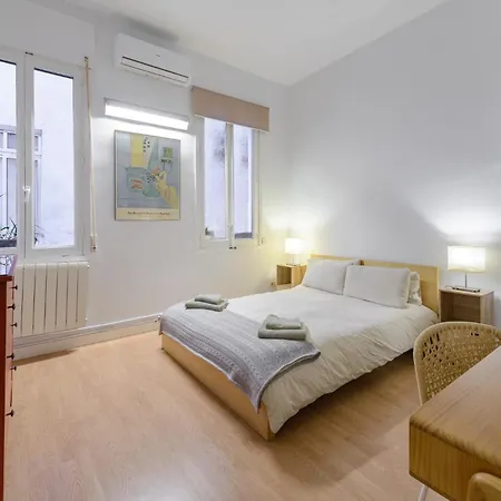 Apartment Gran Via-sol Spacious 3 Bedrooms & 2 Wcs