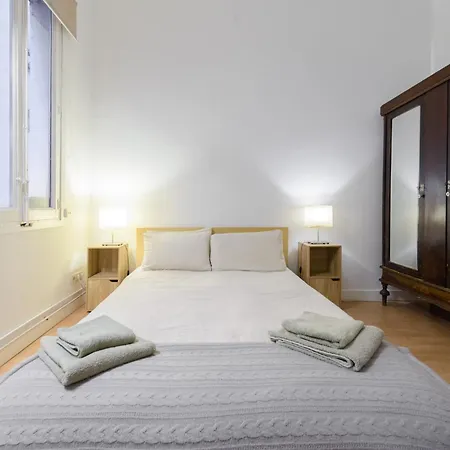 Apartment Gran Via-sol Spacious 3 Bedrooms & 2 Wcs