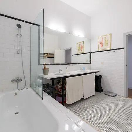 Apartment Gran Via-sol Spacious 3 Bedrooms & 2 Wcs *