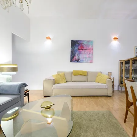 Gran Via-sol Spacious 3 Bedrooms & 2 Wcs Apartment Madrid
