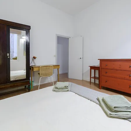 Gran Via-sol Spacious 3 Bedrooms & 2 Wcs Apartment