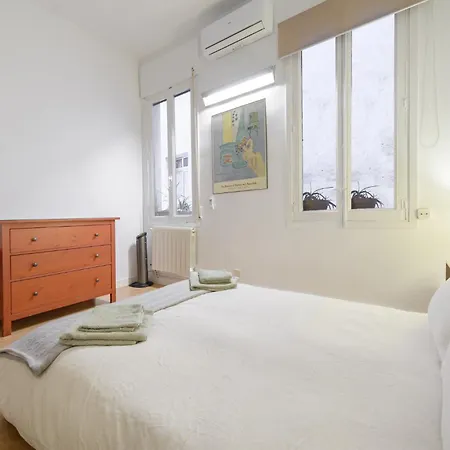Gran Via-sol Spacious 3 Bedrooms & 2 Wcs *