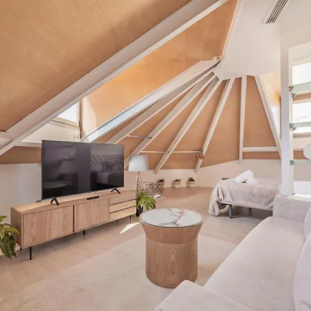 Luxury In Barrio Palacio *