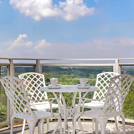Luxury In Barrio Palacio Madrid